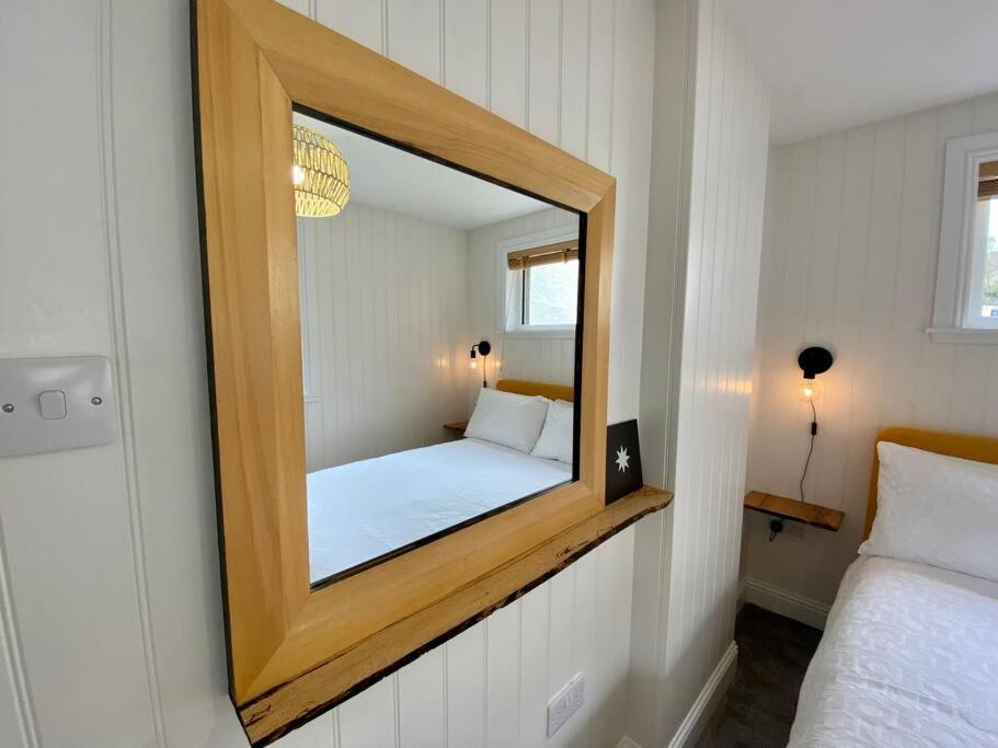 Westbay Seafront Apartment 오반 외부 사진