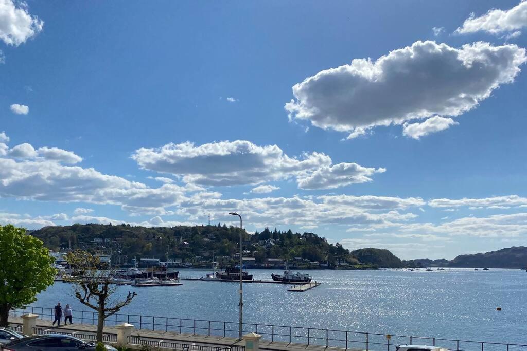 Westbay Seafront Apartment 오반 외부 사진