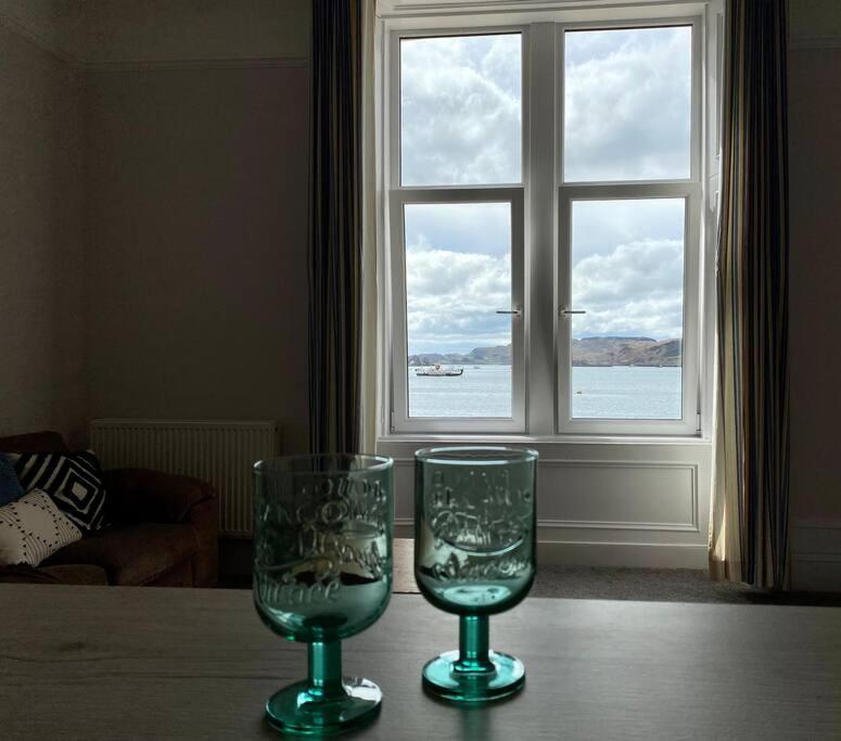 Westbay Seafront Apartment 오반 외부 사진